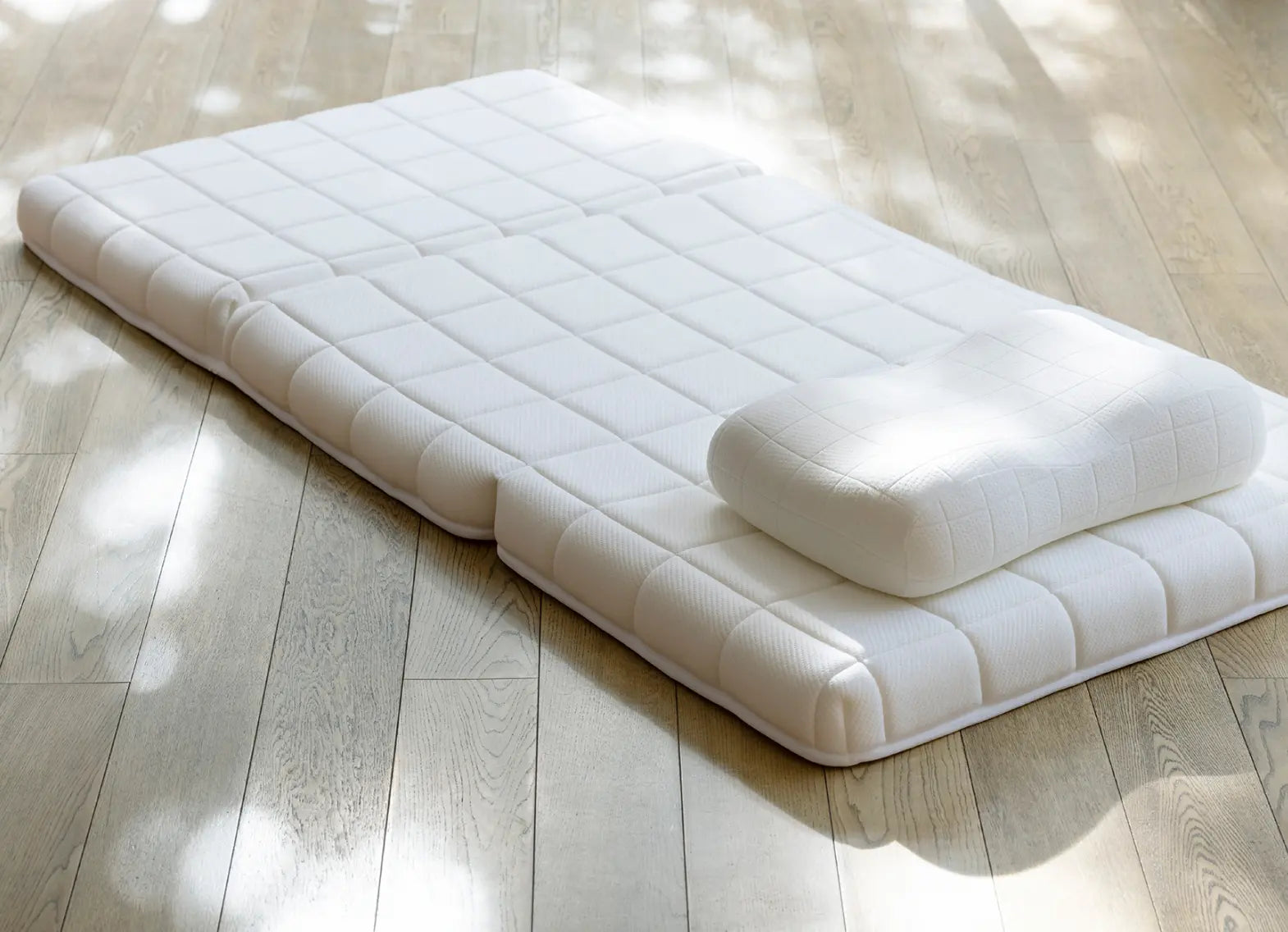 【ムギ】スリーピーいなり　シングル　専用シーツ付き スリーピー・いなり (折り畳みマットレス)｜Sleepy Tofu